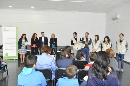 Un momento del a presentación del aula de naturaleza en El Chaparral 