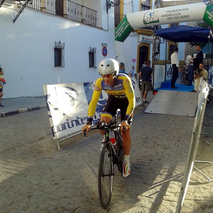 Juan Carlos Ramírez toma la salida en la contrarreloj del Campeonato de Andalucía