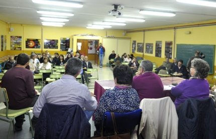 Miembros del equipo de Gobierno presidieron nuevamente esta cuarta asamblea de barrio. 