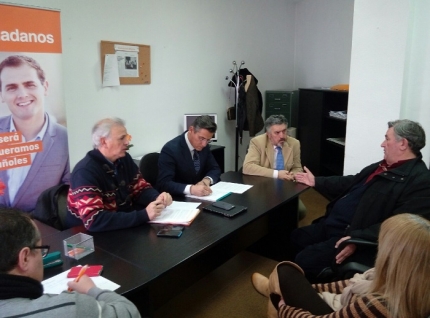 Reunión mantenida por cargos electos de Ciudadanos con las autoescuelas de Albolote 