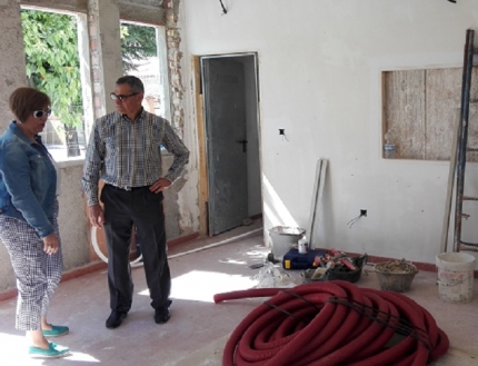 El concejal de urbanismo, José González, visita las obras de la nueva sede de la policía local  