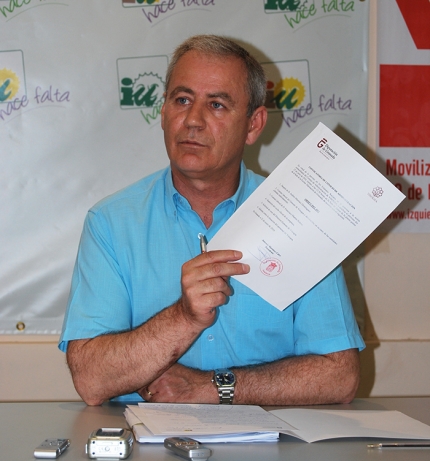 Julio Bernardo, en una foto de archivo, durante una comparecencia en la sede local de IU