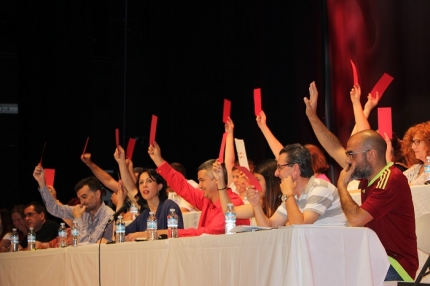 Votación en el transcurso del Congreso andaluz del Partido Comunista