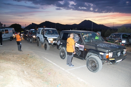 Inicio de la marcha nocturna solidaria 4X4 desde el paraje de Los Pinos de El Chaparral.