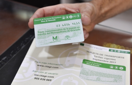 Edición especial de la tarjeta verde del consorcio conmemorativa de la entrada en servicio del Metropolitano 