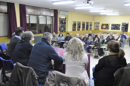 Asamblea en el colegio Tínar