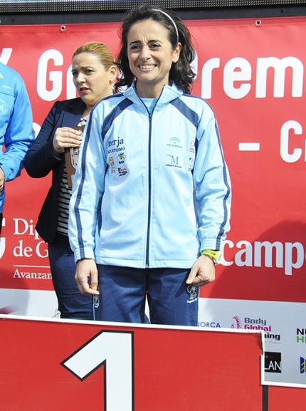 Mª Dolores Díez Santaella en uno de los podios de la temporada en el XXX GP de Fondo Diputación. 