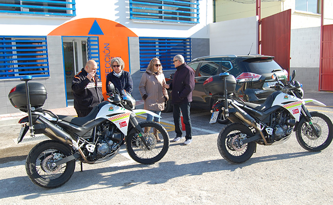 Presentación de las dos nuevas motocicletas en la sede de Protección Civil.