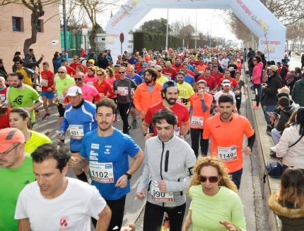 Imagen de archivo de un momento de la salida de la prueba del año pasado donde se aprecia la larga fila de corredores.