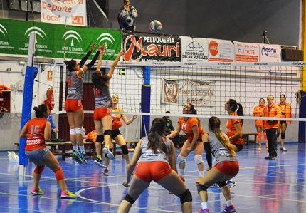 El equipo alboloteño en uno de sus partidos de liga