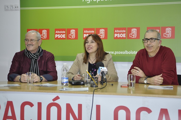 La Secretaria de Comunicación del PSOE, Esther Casares, en rueda de prensa. 