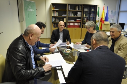 Reunión de los alcaldes con el Delegado de Fomento. 