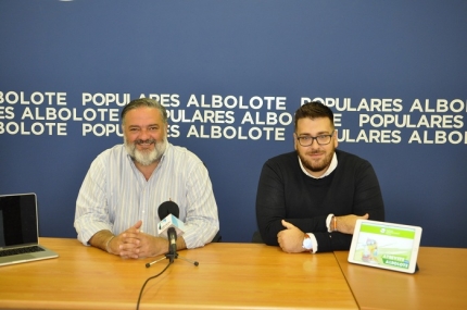 EL presidente del PP y el presidente de NNGG, Pablo García y Juanjo Martínez en rueda de prensa. 
