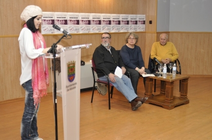 Lectura del poemario Tigres en el jardín 