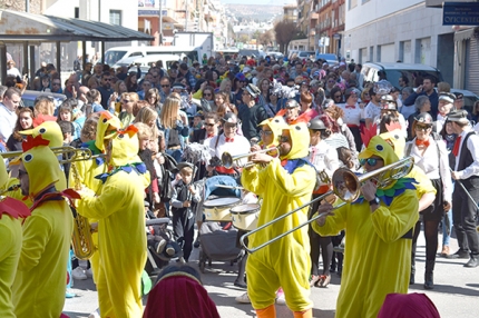 Inicio del pasacalles del carnaval desde la Casa de la Cultura.