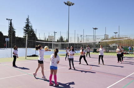 Un partido de voleibol durante las jornadas del pasado año.