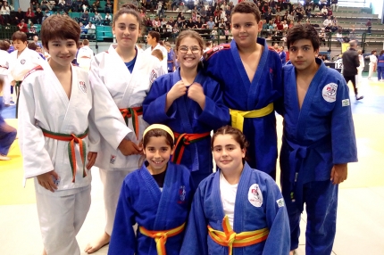 Caras de satisfacción en los jóvenes deportistas del Club de Judo Blas González /CJBG