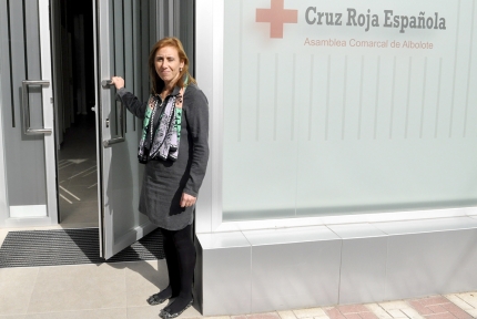 Eugeni Rodríguez-Bailón en una foto de archivo a las puertas de la sede de la asamblea comarca de Cruz Roja Albolote