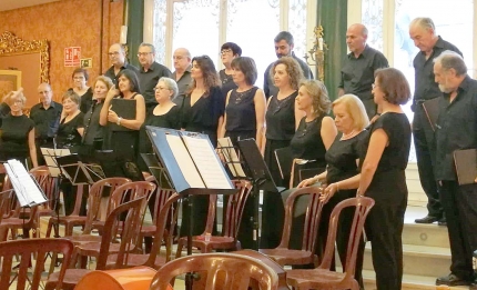 La Coral Polifónica de Albolote durante su participación en el encuentro de la Línea de la Concepción.