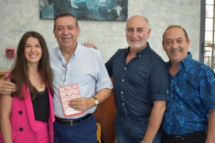 José Moreno Arenas junto a los ponentes del acto de presentación de su última obra 