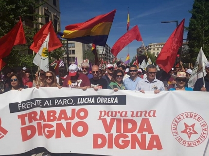 Los concejales que conforman el grupo municipal de IU en una manifestación 