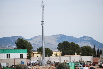 Instalación actual de la antena ubicada frente al colegio Abadía.