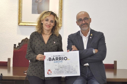 el alcalde , Salustiano Ureña y la portavoz del equipo de gobierno, Marta Nievas presentan la campaña `El alcalde en tu barrio`