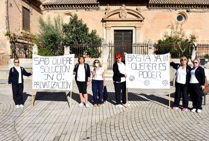 Grupo de auxiliares durante la protesta del martes 15 de octubre.