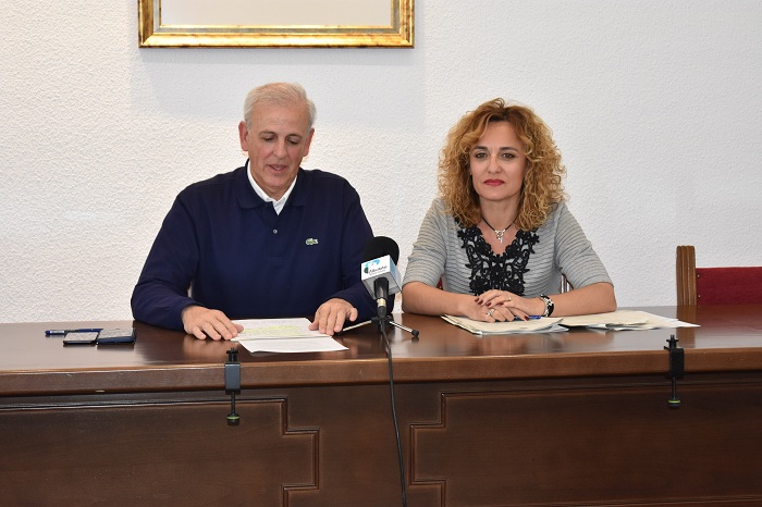 Los portavoces de Ciudadanos y PP, Manuel Montalvo y Marta Nievas, respectivamente en rueda de prensa 