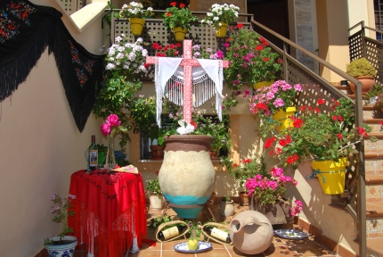 Este año las Cruces de Mayo se han instalado de puertas para adentro debido al confinamiento. 