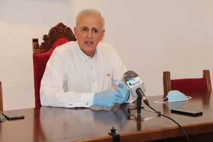 El concejal de Servicios Sociales, Manuel Montalvo, en rueda de prensa