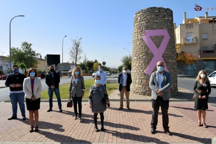 La corporación se suma a los actos del día contra el cáncer de mama