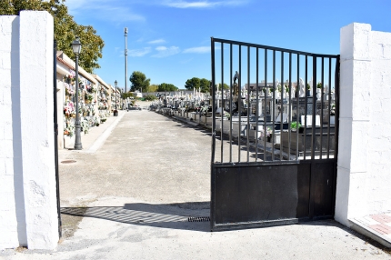 Uno de las puertas del recinto, que en las horas de mayor afluencia se habilitará como salida.