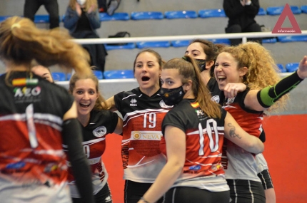 Las jugadoras del Nevadis Albolote buscarán el ascenso en Ourense (J. PALMA)