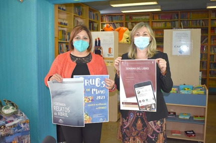 La concejala de Cultura, Toñi Guerrero y la bibliotecaria, Gaby Izquierdo presentaron el programa cultural.