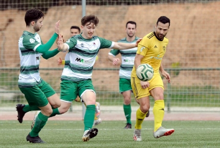 Vilaseca en una jugada del partido ante el Céltic CF