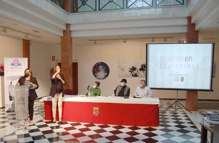 Un momento de la presentación del poemario en la Casa de la Cultura de Albolote.