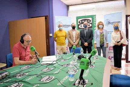 Transcurso del programa de Onda Cero radio desde las instalaciones de la Mancomunidad de Juncaril-Asegra.