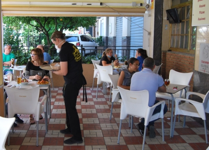 Una imagen de archivo de un bar de Albolote