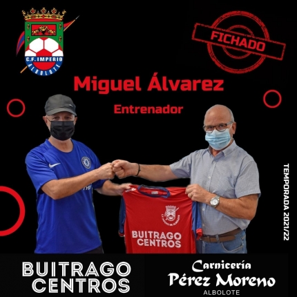Miguel Álvarez sella su acuerdo como entrenador junto al presidente Paco Pérez (CF IMPERIO)