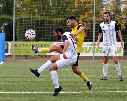El FC Cubillas visita este domingo al CD Estepona (J. PALMA)