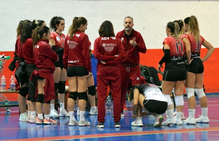 Esteban Férriz, entrenador del Nevadis Albolote, durante un tiempo muerto (J. PALMA)
