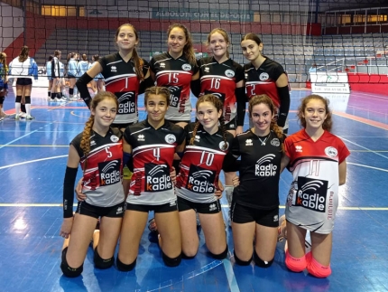 Equipo Radiokable negro de la categoría cadete femenino (ALBOLOTE CV`16)