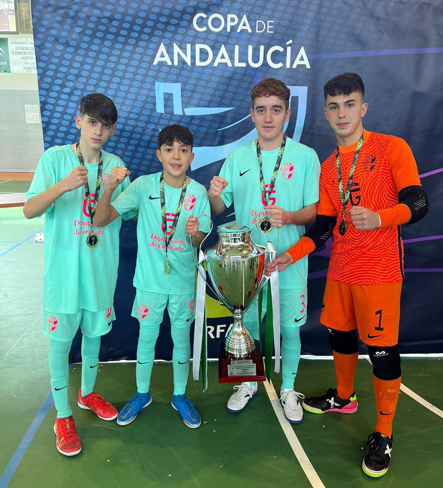 Jugadores del Albolote Pyltin con la Copa de Andalucía (ALBOLOTE FUTSAL)
