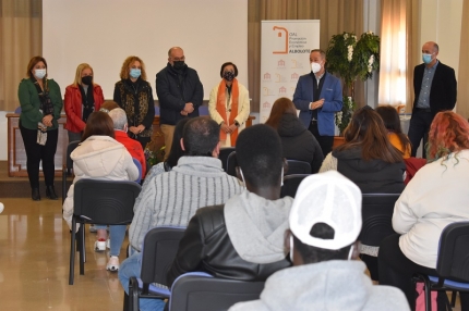 Acto de clausura de los cursos con certificado profesional del OAL 