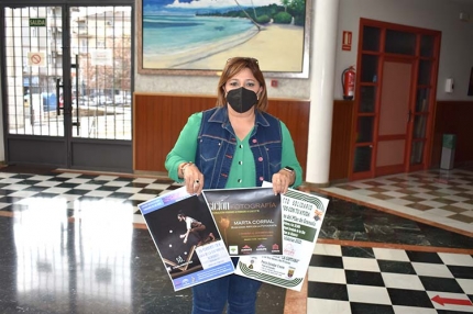 La concejala de Cultura, Toñi Guerrero, durante la presentación del programa cultural de febrero