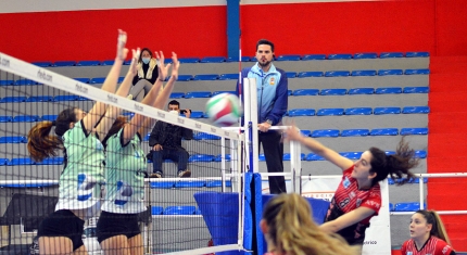 El Nevadis Albolote juega este domingo su penúltimo partido en casa de la temporada (J. PALMA)