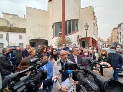 El alcalde de Albolote, Salustiano Ureña, atiende a los medios de comunicación 