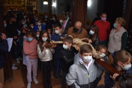 Vía Crucis en el interior del templo