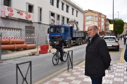 EL concejal de Obras, José Miguel Rodríguez, visita la obra de Paseo de Colón